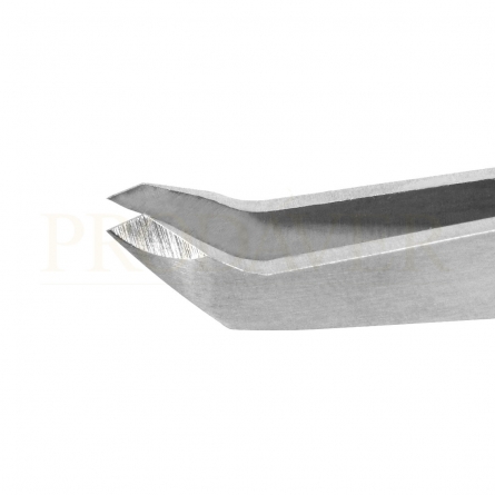 detalhe da ponta da pinça de cuticulas. Cuticle tweezer tip detail. funeral instruments